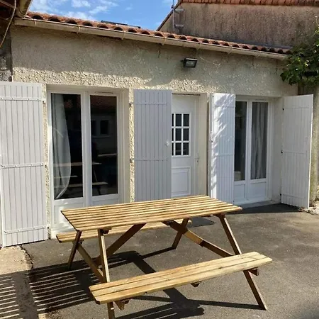 Gite Le Verger Soulignonne Esterno foto